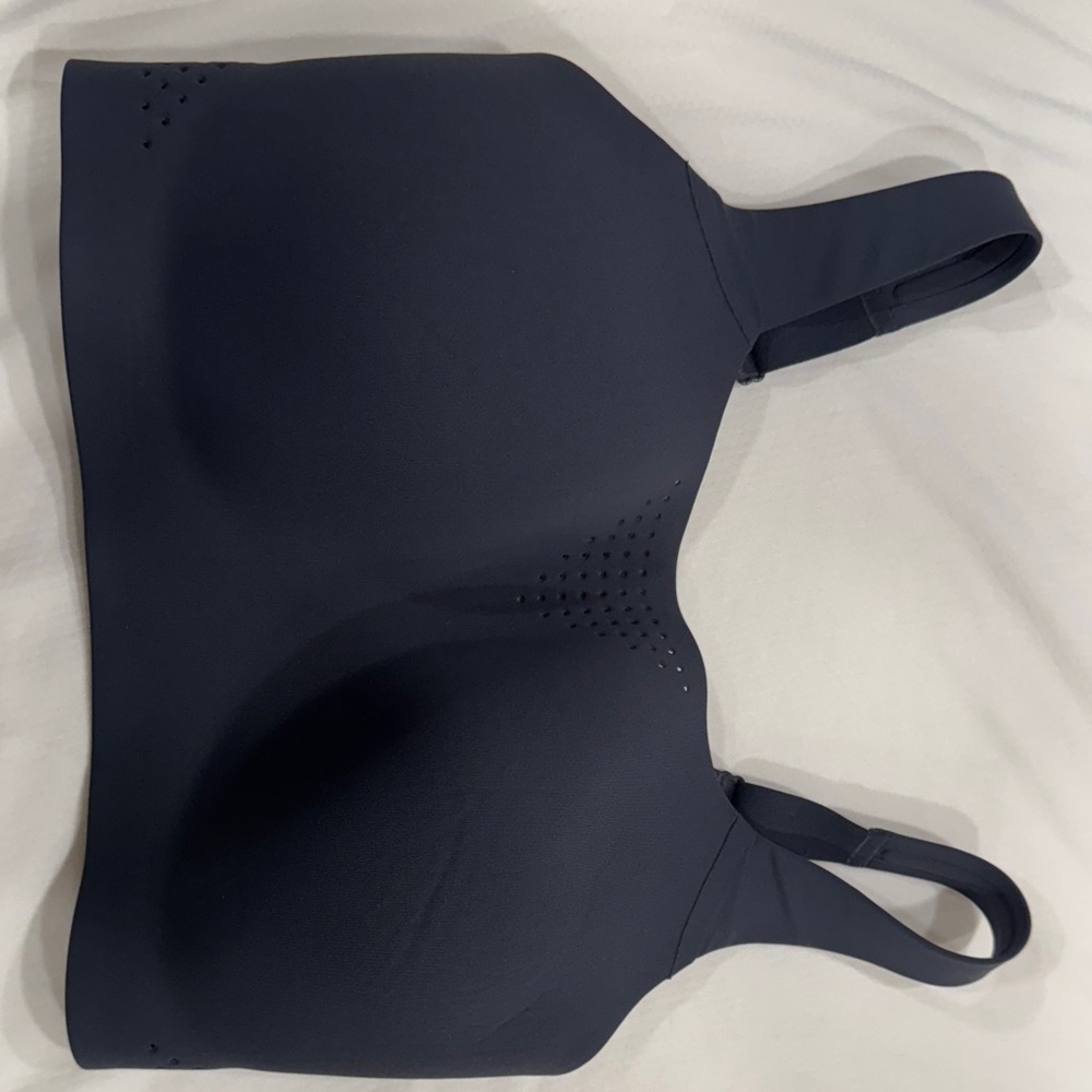 Victoria's Secret featherweight max sport bra